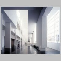 Richard Meier, Barcelona Museum of Contemporary Art (1987-1995), photo on architecture-history.org,3.jpg